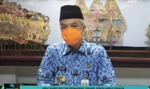 Template berita 62 Viral Bupati Pati Tak Bermasker, Ganjar Semua Harus Disiplin