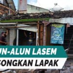 PEDAGANG ALUN-ALUN LASEM MULAI KOSONGKAN LAPAK DAGANGAN