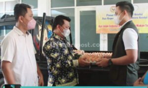 DUKUNG PENANGANAN COVID-19, PAGUYUBAN PETERNAK BERIKAN RIBUAN TELUR