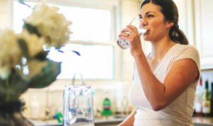 7-manfaat-tubuh-minum-air-putih-yang-cukup 7 Manfaat Tubuh Minum Air Putih yang Cukup