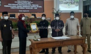 BUPATI DEMAK: KITA CARIKAN SOLUSI DAHULU UNTUK PARA PEKERJA KARAOKE
