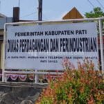 PENATAAN PASAR BERJARAK DIAPRESIASI GUBERNUR, DISDAGPERIN AKAN TERAPKAN DI PASAR LAIN