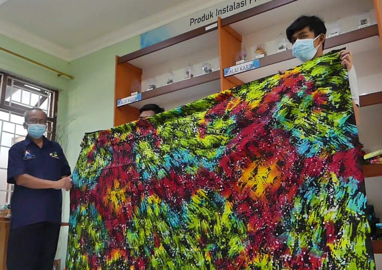 BATIK CIPRAT DIFABEL DIMINATI KONSUMEN MANCANEGARA