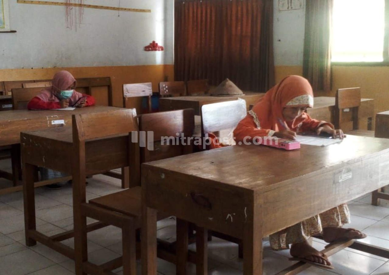 MESKI PTM SUDAH BERJALAN, NAMUN UTS TETAP DIKERJAKAN DARI RUMAH