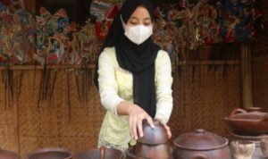 Wisata dan Mengembangkan Kesenian di Kampung Budaya Polowijen
