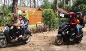 Obyek Wisata Gua Terawang Blora Mulai Ramai Pengunjung OBYEK WISATA GUA TERAWANG BLORA MULAI RAMAI PENGUNJUNG