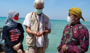 GANJAR TINDAKLANJUTI PERMOHONAN PENGADAAN AMBULANS LAUT