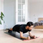 manfaat plank, perbaiki postur tubuh hingga kencangkan perut