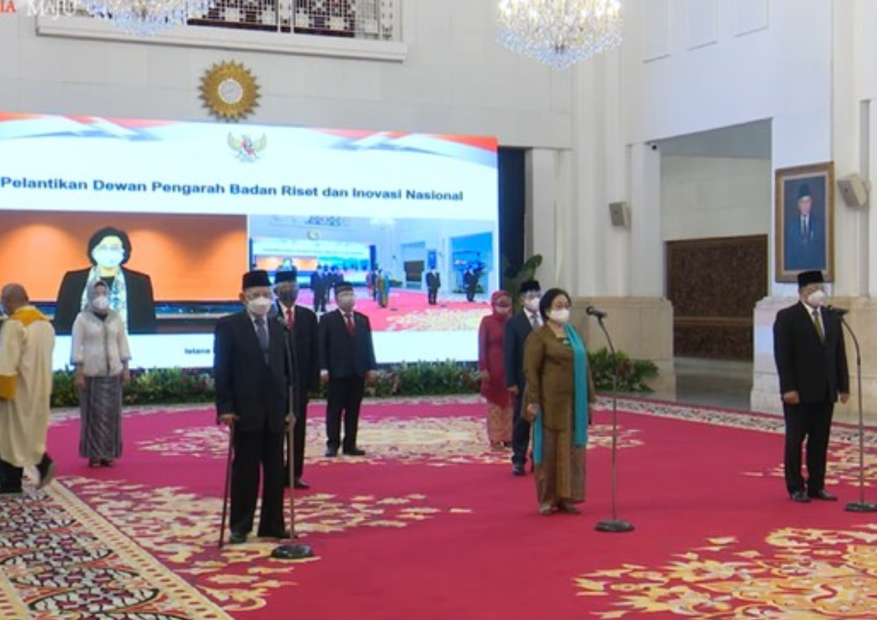 Jokowi Melantik Megawati sebagai Ketua Badan Pengarah BRIN