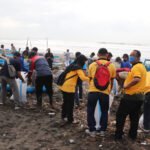 Kerja Bakti Bersihkan Pantai, Jaga Kelestarian dan Keindahan Alam