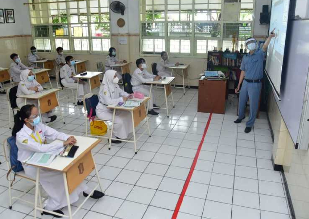 Pemkot Surabaya Siapkan 46 Ribu Seragam Sekolah Bagi MBR