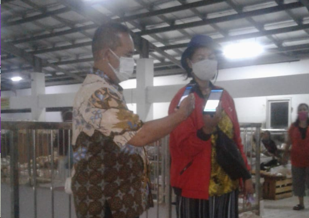 Pasar Wonodri Semarang Siap Terapkan Aplikasi PeduliLindungi