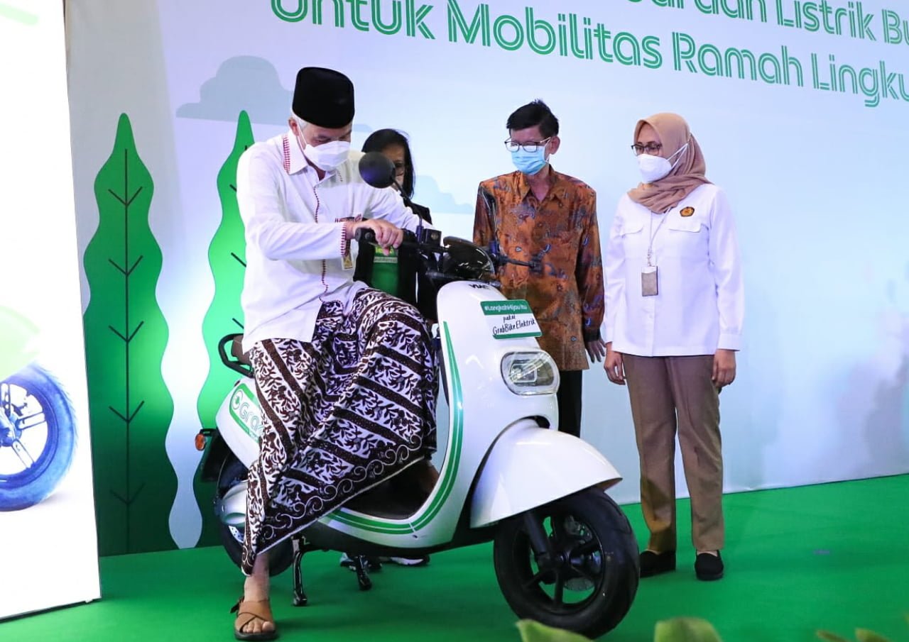 Ganjar Matangkan Rencana Penggunaan Bus Listrik Untuk Trans Jateng