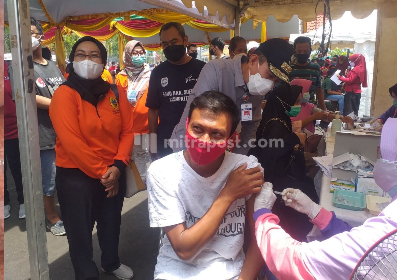 Turunkan Level PPKM, 1500 Warga Divaksin Secara Massal
