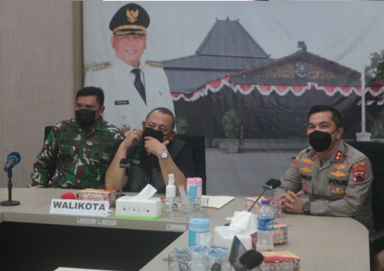 Luhut Minta Pemda Lakukan Antisipasi Jelang Libur Nataru 2021