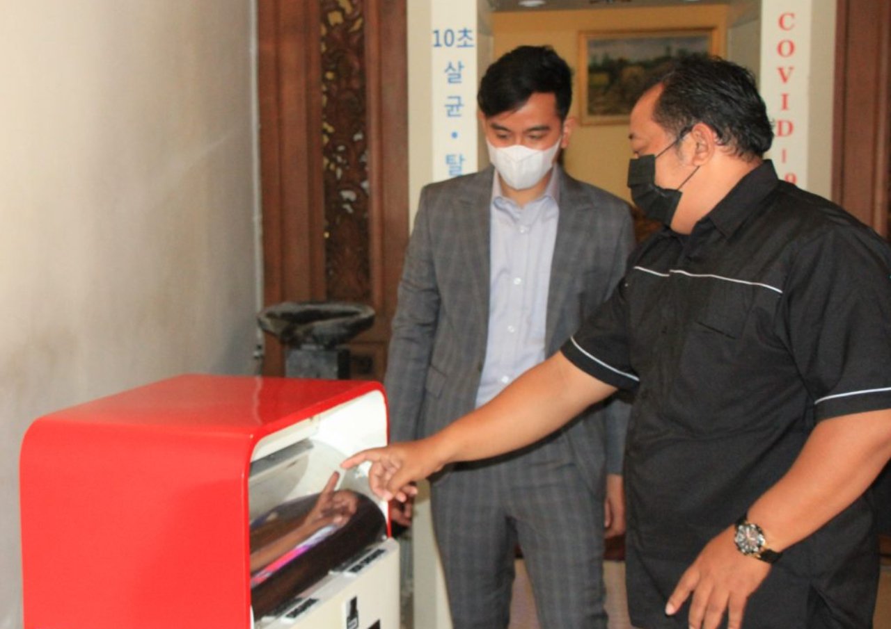 Wali Kota Solo Apresiasi Tempat Sampah Pintar Ciptaan Difabel