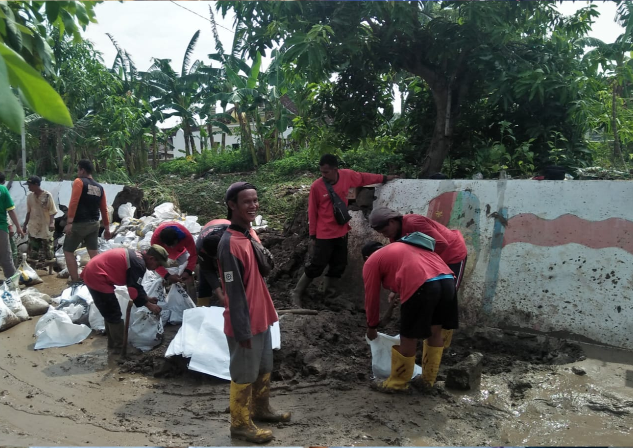Banjir Mangkang Semarang, Warga Ngungsi ke Rumah Warga Lain