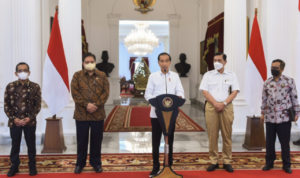 Ditolak MK, Jokowi Tegaskan Pemerintah Segera Perbaiki UU Cipta Kerja Ditolak MK, Jokowi Tegaskan Pemerintah Segera Perbaiki UU Cipta Kerja