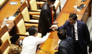 Makin Panas, Ketua Fraksi PDIP Labrak Legislator PKS