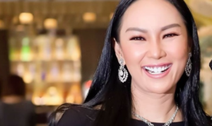 Mobil Kalina Oktarani Ditabrak Truk