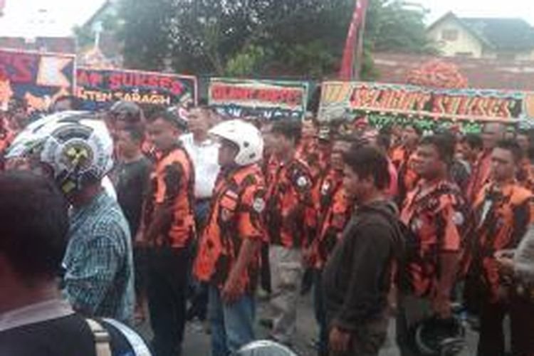 Ormas Pancasial sedang saling bentrok