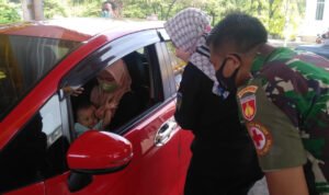 Warga Jepara Antusias Ikuti Vaksinasi Massal Drive Thru