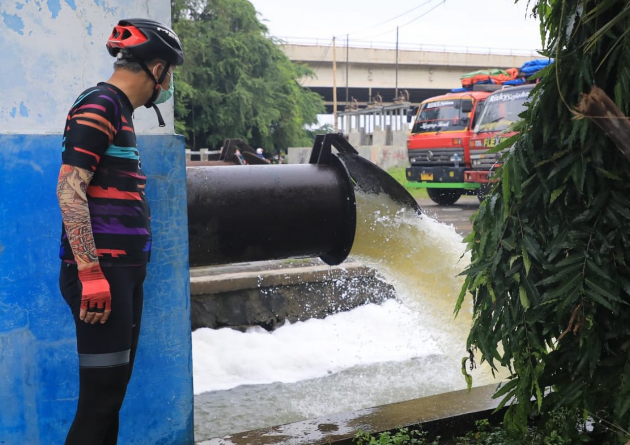 Musim Hujan, Petugas Diminta Perhatikan Kebersihan Sekitar Pintu Air Rumah Pompa