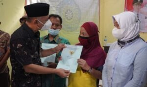 Bupati Jepara Serahkan Sertifikat Tanah kepada 350 Pelaku UMKM