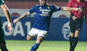 Laga Persib Kontra Persebaya Diwarnai Kericuhan Laga Persib Kontra Persebaya Diwarnai Kericuhan