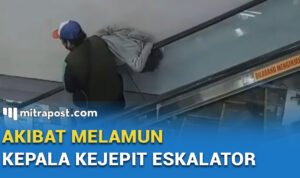 NASIB NAHAS MENIMPA PRIA INI, KEPALA KEJEPIT DI ESKALATOR MAL