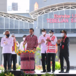 Resmikan Bandara Tebelian, Jokowi Ingin Konektivitas Antar Daerah Semakin Cepat