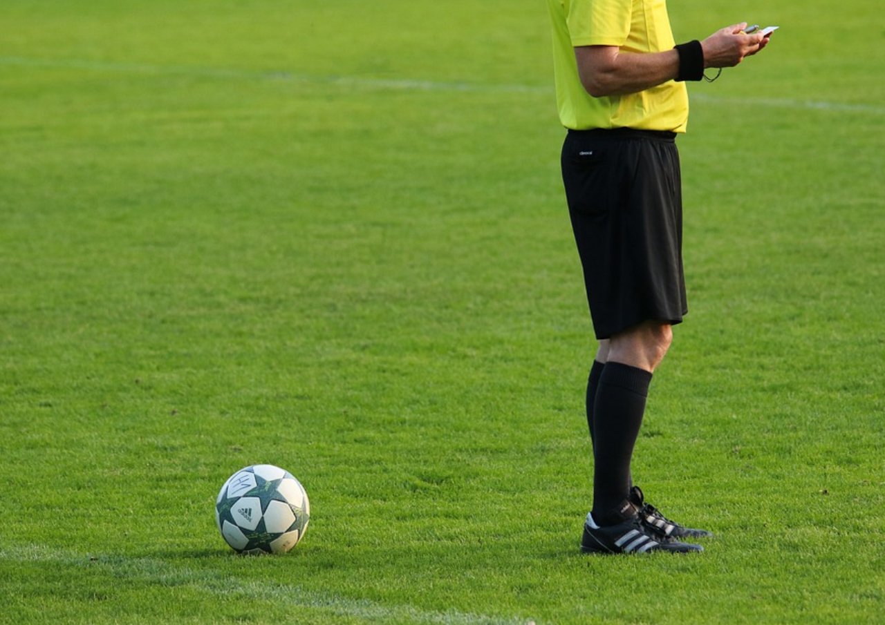 6 Pemain Ditetapkan Sebagai Tersangka Atas Pemukulan Wasit Liga 3 Zona Sulsel 6 Pemain Ditetapkan Sebagai Tersangka Atas Pemukulan Wasit Liga 3 Zona Sulsel