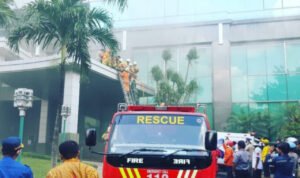 Selidiki Penyebab Kebakaran Gedung Cyber, Polisi Gelar Olah TKP