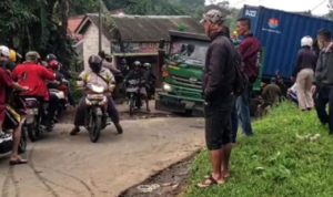Bahaya, Emak-emak Ngamuk di Sukabumi Sebab Jalan Macet