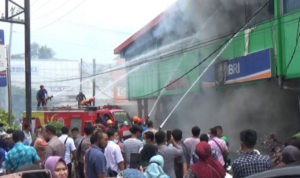 Diduga Karena Korsleting Listrik, Pasar Kliwon Kudus Hangus Terbakar Diduga Karena Korsleting Listrik, Pasar Kliwon Kudus Hangus Terbakar