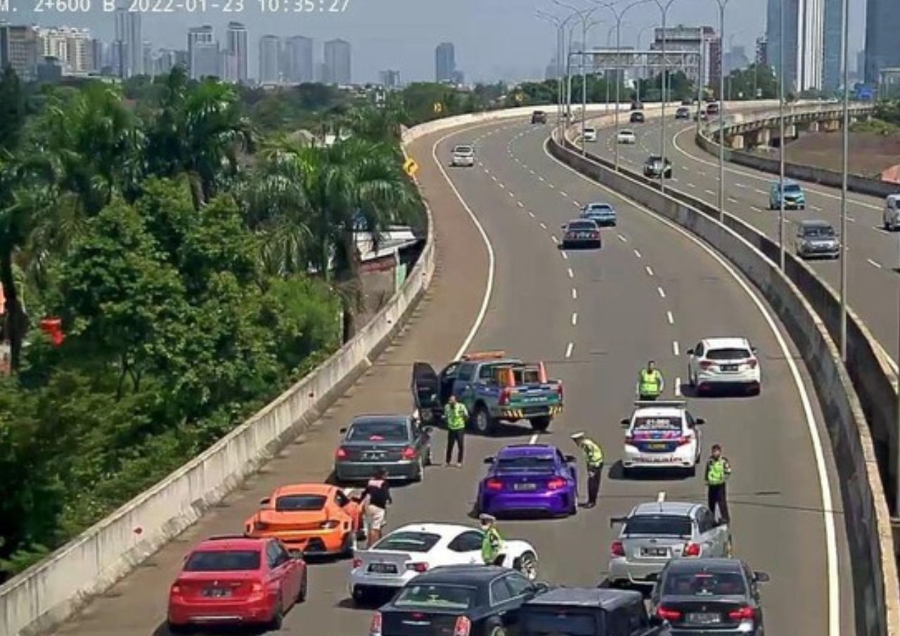 Konvoi Mobil Mewah, Akbar Rais Ngaku Berhenti Sebab Disetop Polisi