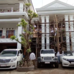 Pati Keras Lur! Sekdes Pati Beri Hadiah Ultah Anak 3 Mobil Mewah