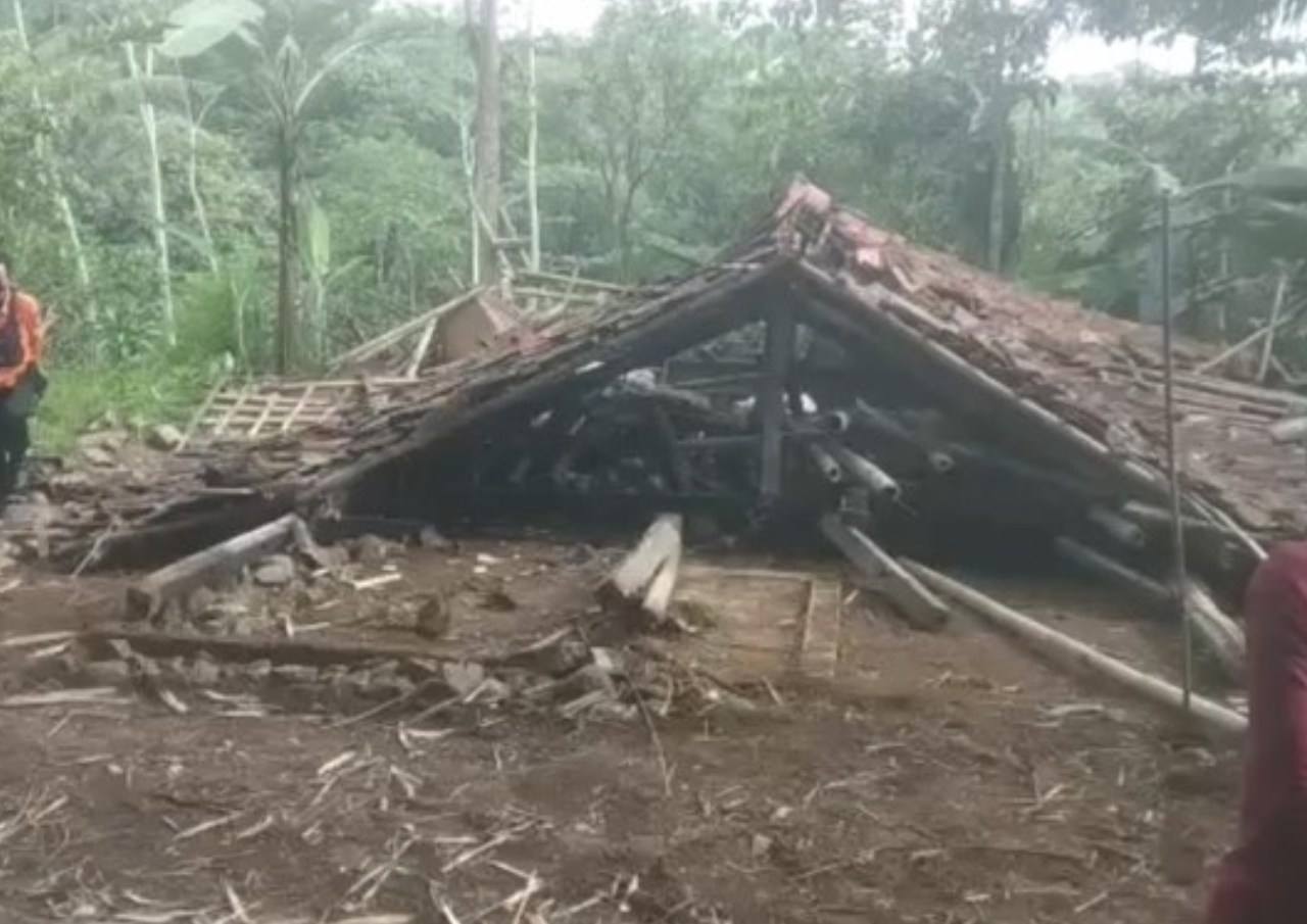 Pilu, Nenek Berumur 82 Tahun Tertimpa Reruntuhan Rumah Roboh