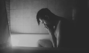 Pria Gemulai Ngaku Diperkosa Bergilir 3 Pria, Benarkah