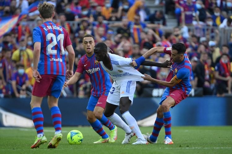 Piala Super Spanyol: Real Madrid vs Barcelona Dihelat Malam Nanti