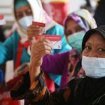 Pemkot Surabaya Salurkan Kks Di Setiap Kecamatan