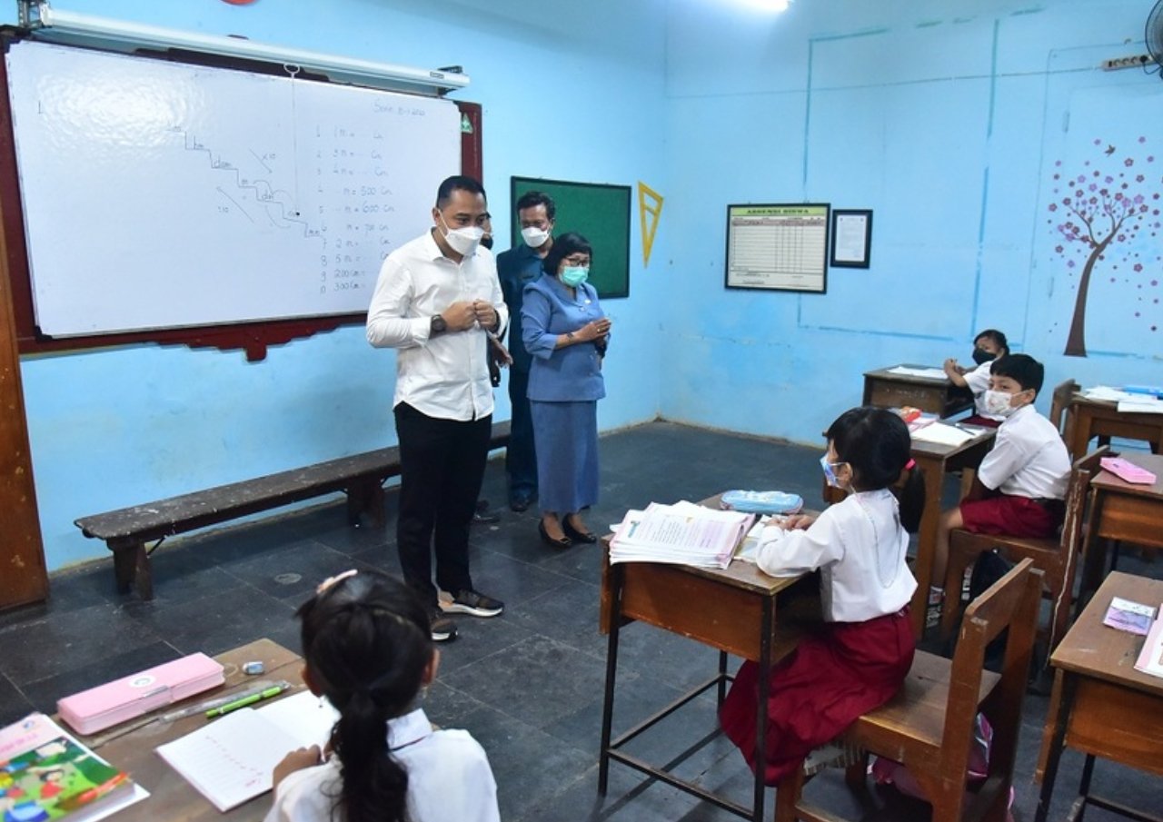 Pelaksanaan PTM 100 Persen, Swab Rutin Dilakukan Pada Pelajar