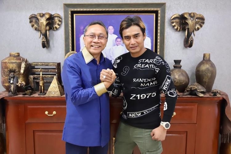 Charly van Houten Resmi Menjadi Kader PAN