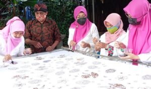 Pengolahan Batik, Berdayakan Pelaku IKM Fesyen di Kota Malang