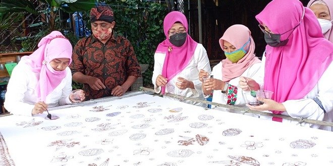 Pengolahan Batik, Berdayakan Pelaku IKM Fesyen di Kota Malang