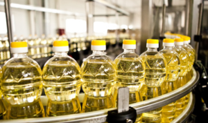 Berburu Minyak Goreng, Begini ‘Permainan’ Warga