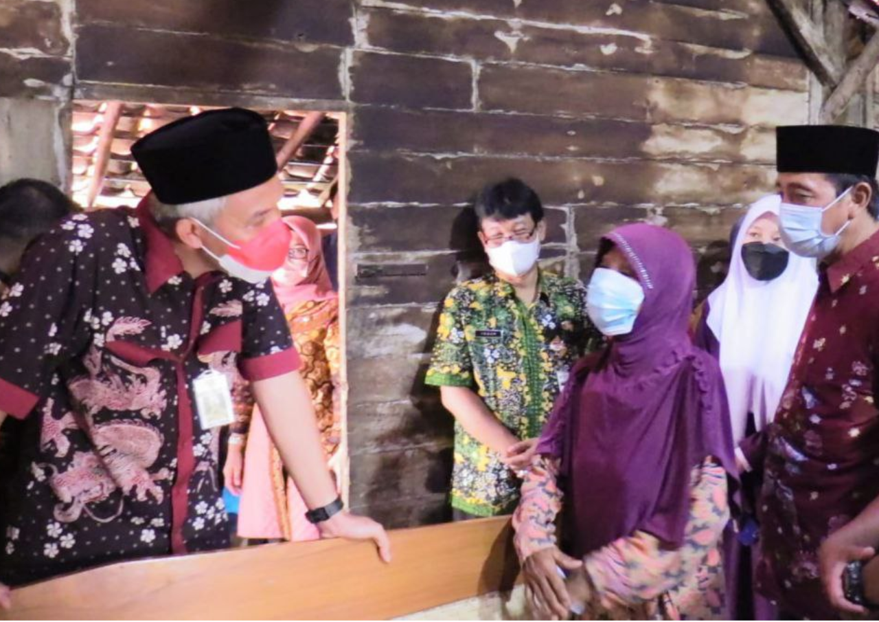 Berkunjung ke Rembang, Ganjar Pranowo Berjanji Tuntaskan RTLH