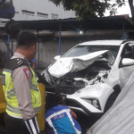 Kecelakaan di Tol JORR, Mobil Vs Truk Rusak Parah