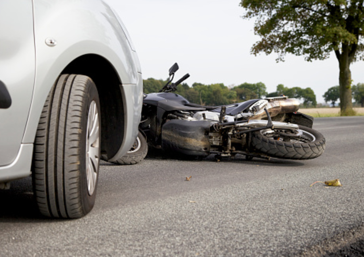 Mobil Tabrak 3 Pemotor di Jakarta Pusat