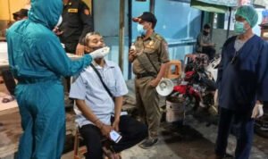 Tekan Angka Kasus Covid-19, Pemkot Surabaya Tingkatkan Swab Hunter Tekan Angka Kasus Covid-19, Pemkot Surabaya Tingkatkan Swab Hunter